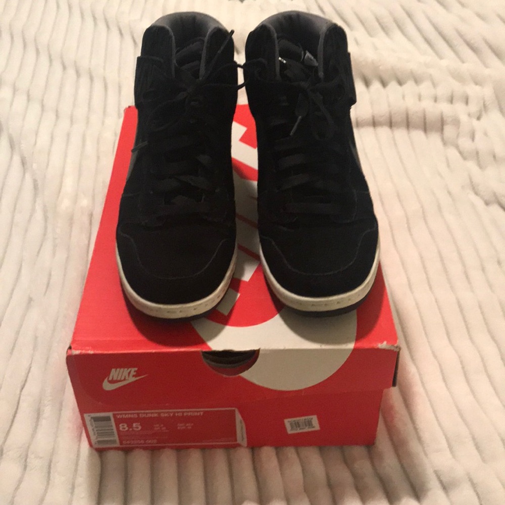Nike dunks with hidden wedge inside
